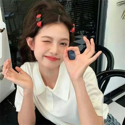 绿衣女子